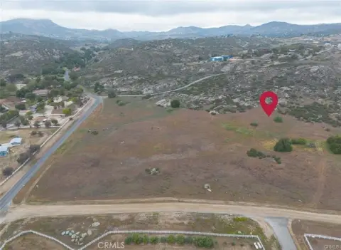 Flat Vineyard and Estate Land