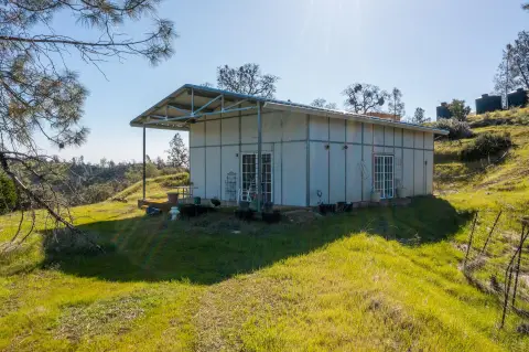 Igo, CA 40-Acre Retreat