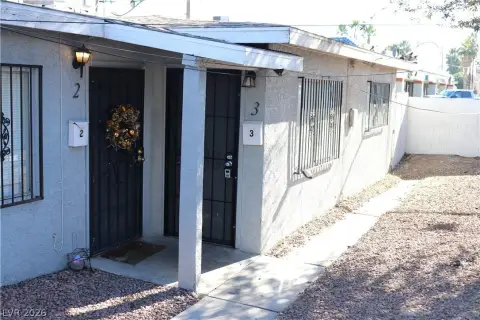 Single-Story Triplex with Patios