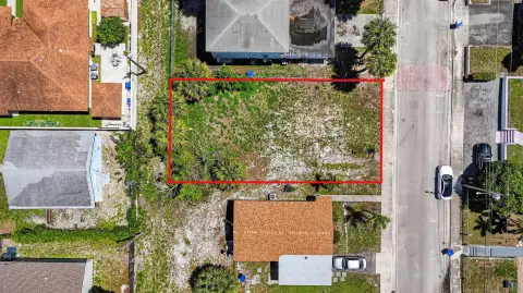 Residential Lot in Riviera Beach