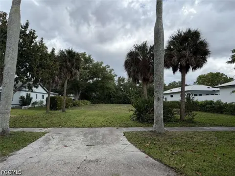 Residential Land in McGregor Corridor