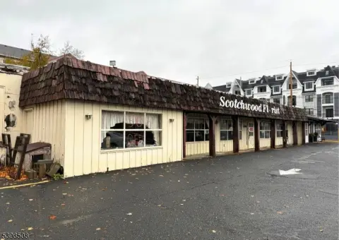 Prime Retail Space Near Train