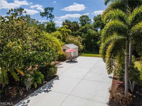 Resort-Style Living on Caloosahatchee River