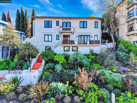 Duplex with Studio and Lake Views