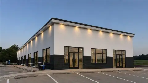 Retail Suite with Flexible Layout