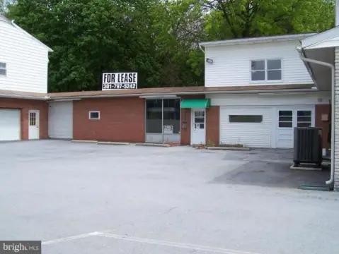 Flex Space with Overhead Doors