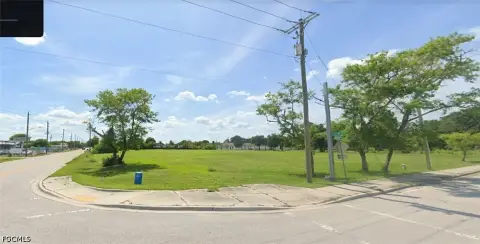 Fort Myers Corner Commercial Lot