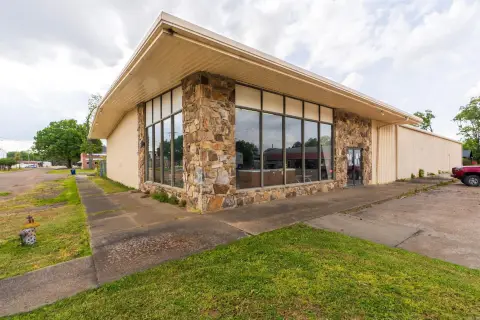 Versatile Commercial Building in Brinkley