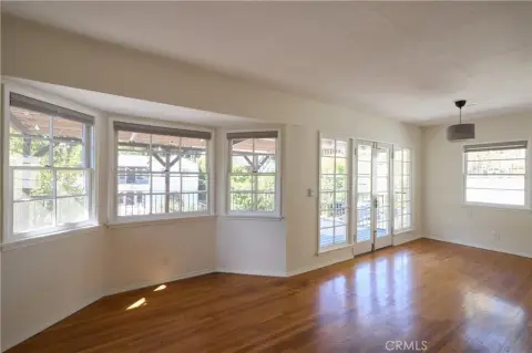 Upper Duplex With Private Patio