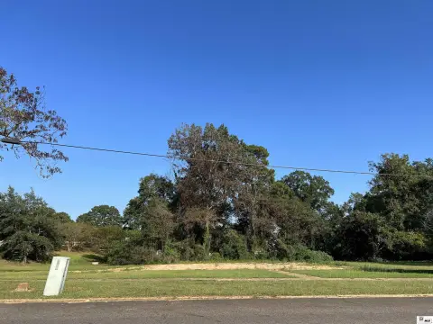 Vacant Land with Residential/Commercial Zoning