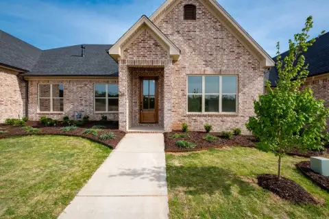 Two-Bedroom Duplex with Covered Patio