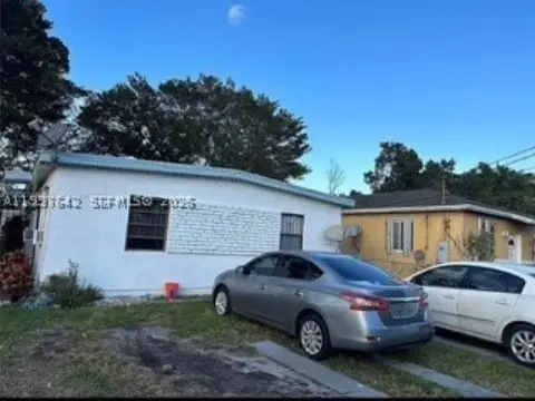 Block Duplex with Fenced Yard
