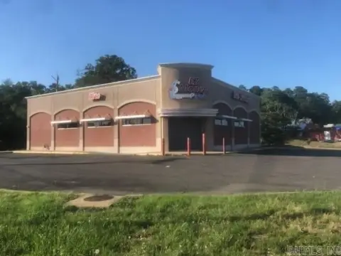 Retail Building on Central Avenue