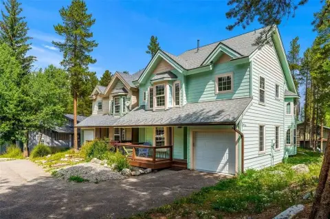 Duplex with Lock-Off Apartment