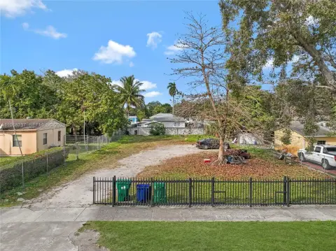 Vacant Residential Lot in Miami