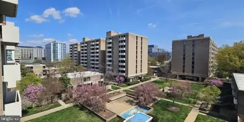 One-Bedroom Condo with Garage Parking