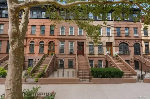 Triplex Brownstone