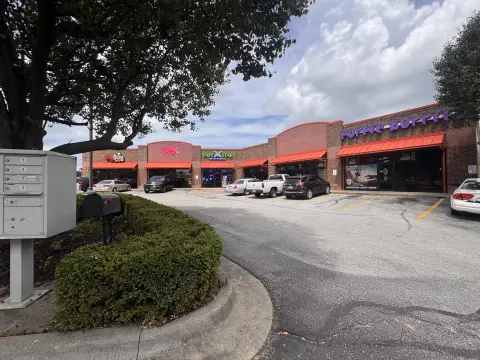 Retail Space in High Traffic
