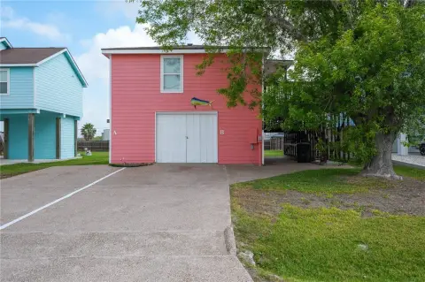 Furnished Duplex Near Rockport Attractions