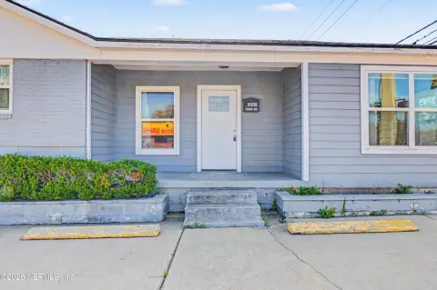 Corner Lot in Murray Hill