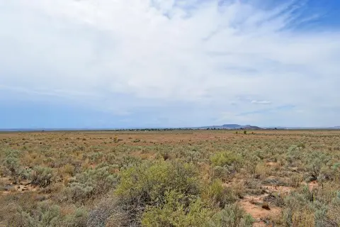 Land in Los Lunas, NM