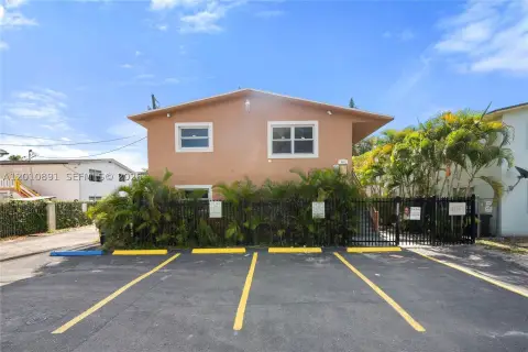 Fourplex with Three-Bedroom Units