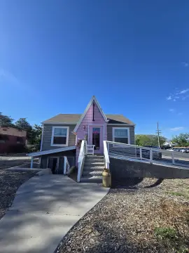 Mixed-Use Building with Basement Entrance