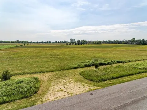 Acreage for Hobby Farm