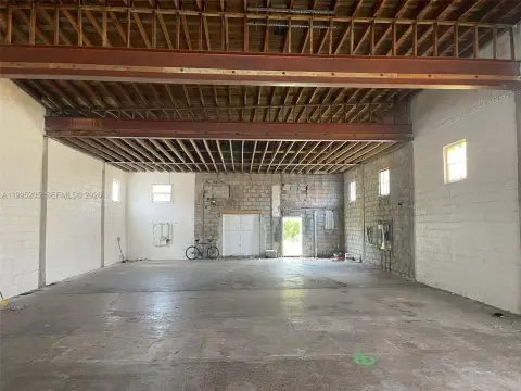 Freestanding Commercial Opportunity in Miami