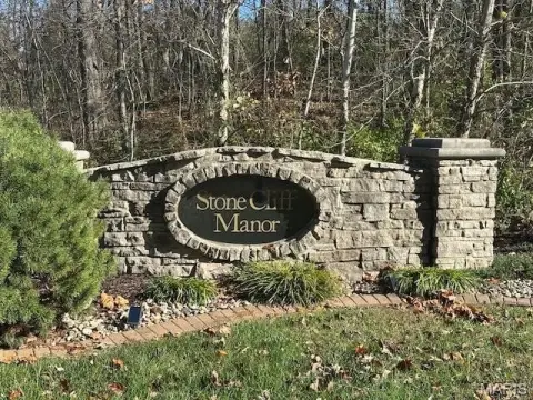 Residential Lot in Stone Cliff