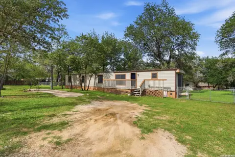 Unrestricted Land Near San Antonio