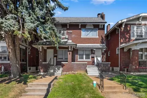 Updated Duplex with Fenced Yard
