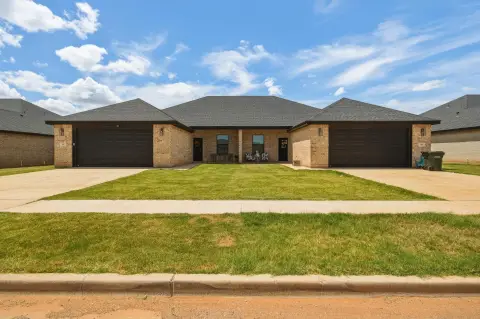 Newer-Construction Duplex with Garages