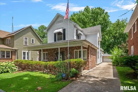 Tri-Plex With Detached Garage