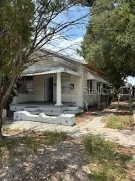 Corner-Lot Duplex