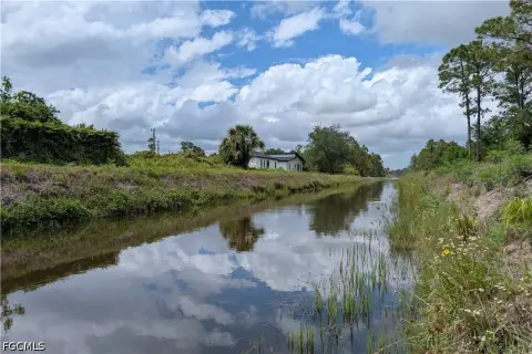 Waterfront Homesite in Growing Area