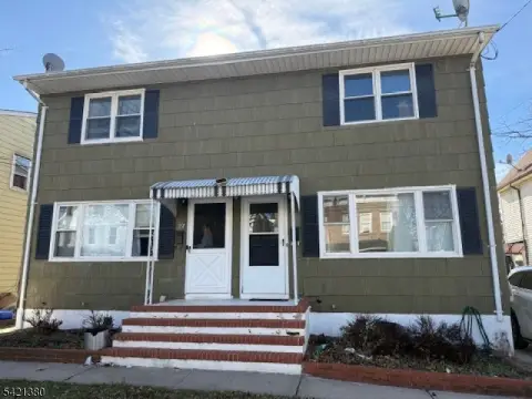 Side-by-Side Duplex in Bound Brook