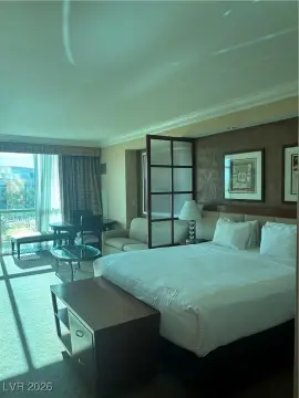 AirBNB Approved High-Rise Studio