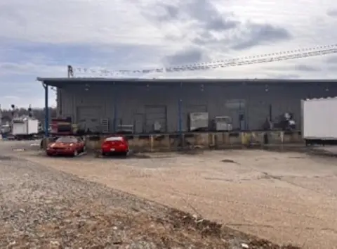 Versatile Commercial Warehouse in Huntington
