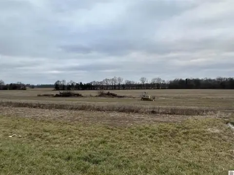 Row-Cropped Agricultural Land Parcel
