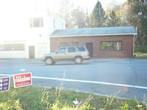 Commercial Building at Intersection