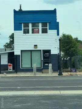 Mixed-Use Property in St Louis