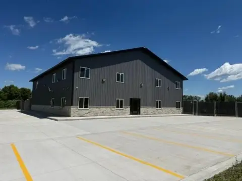 Flex Building With Heated Shop