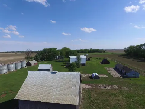 Farm/Estate in Ireton, Iowa