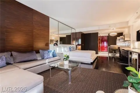 Las Vegas High-Rise Studio Condo