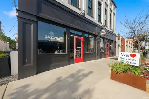 Restaurant Building with Full-Service Kitchen