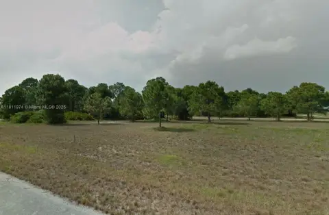 Vacant Residential Lot in Placida