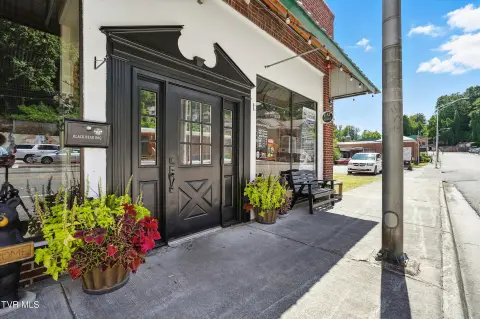 Award-Winning Restaurant with Rental Income