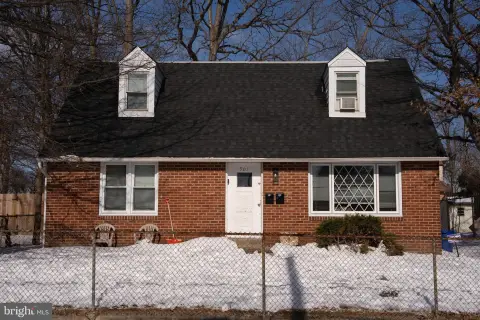 Updated Duplex in Collingdale