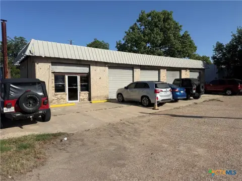 Zoned B-5 Warehouse Investment